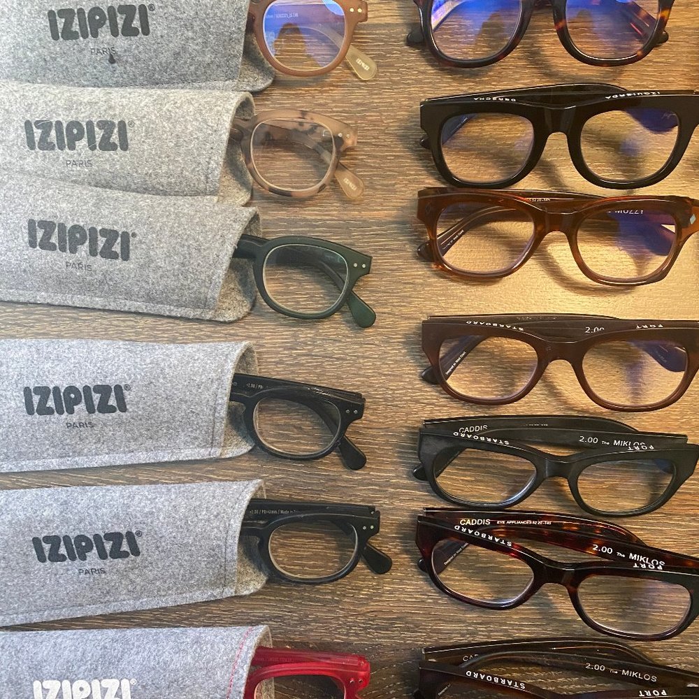 LOT of VARIOUS BRAND/COLOR/PATTERNS of WOMEN'S READERS - 2.0